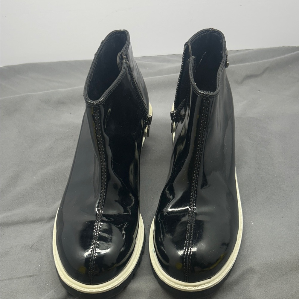 Lugz Shiny Black Patent Leather Boots.  New without tags.  Size 7.5‎